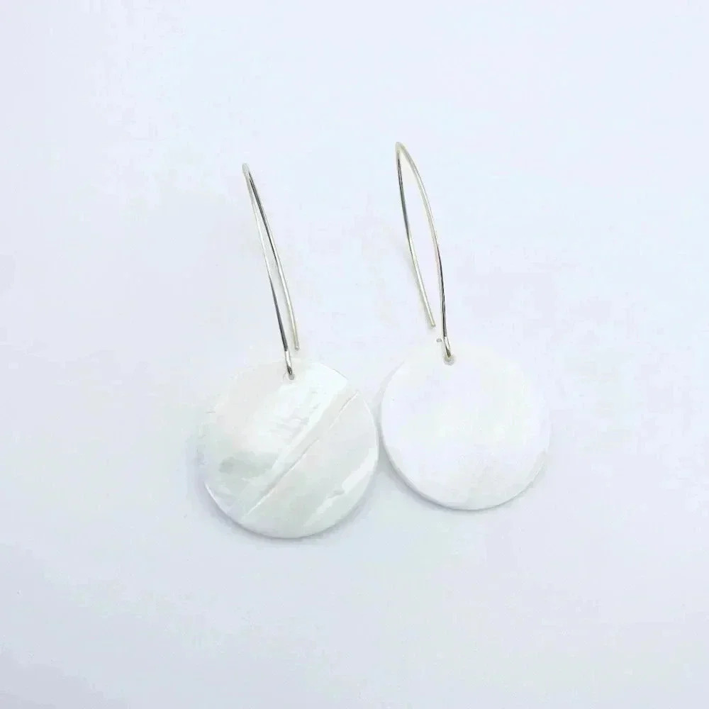 DROP Dangle Pearl Earrings - Picture 3 of 4